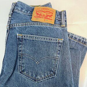 Women's Levi’s 505 Medium Wash Blue Straight Leg Denim Jeans Size 8 / 29